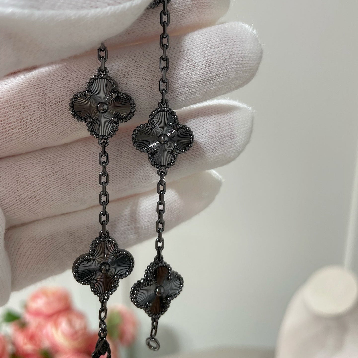 [Lumi]New CLOVER 5 MOTIF BLACK BRACELET