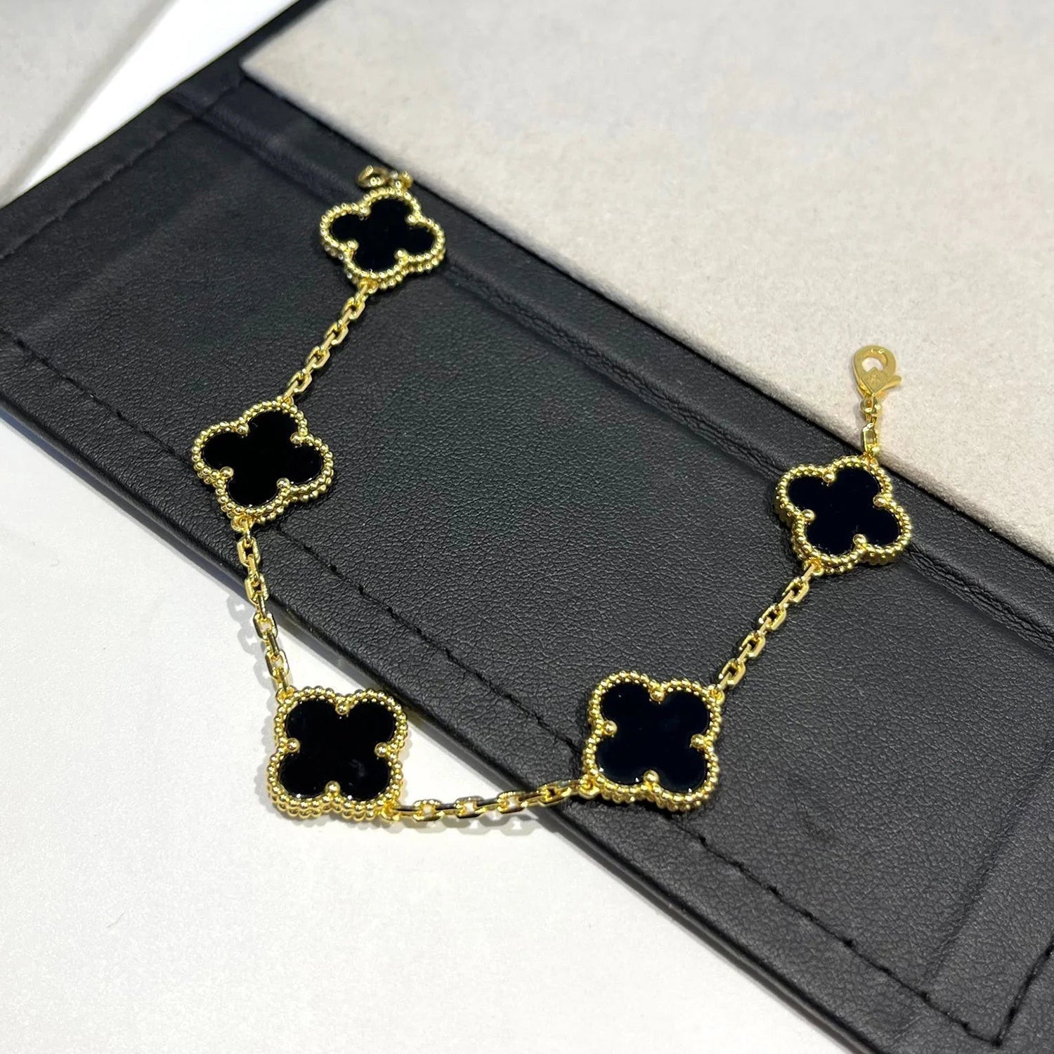 [Lumi jewelry] CLOVER 5 MOTIF ONYXS BRACELET COLLECTION