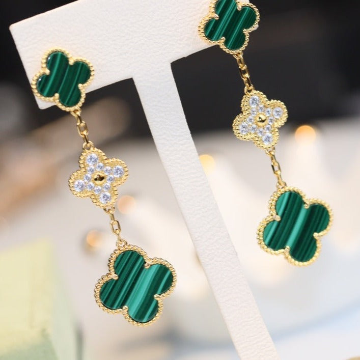 ¡®Lumi¡¯CLOVER EARRINGS GOLD MALACHITE DIAMOND 3 MOTIF