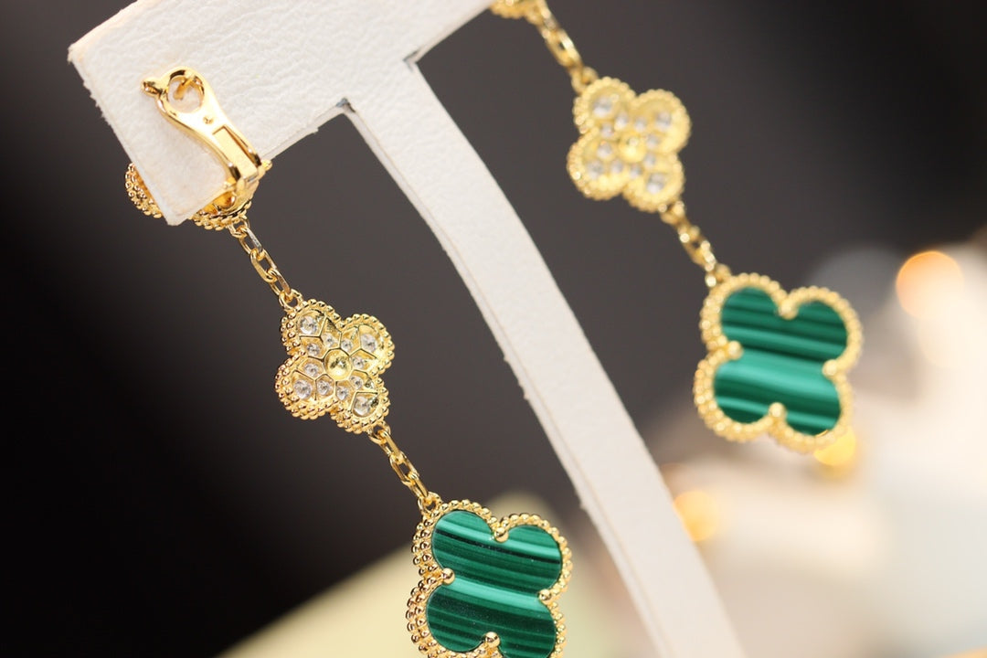 ¡®Lumi¡¯CLOVER EARRINGS GOLD MALACHITE DIAMOND 3 MOTIF