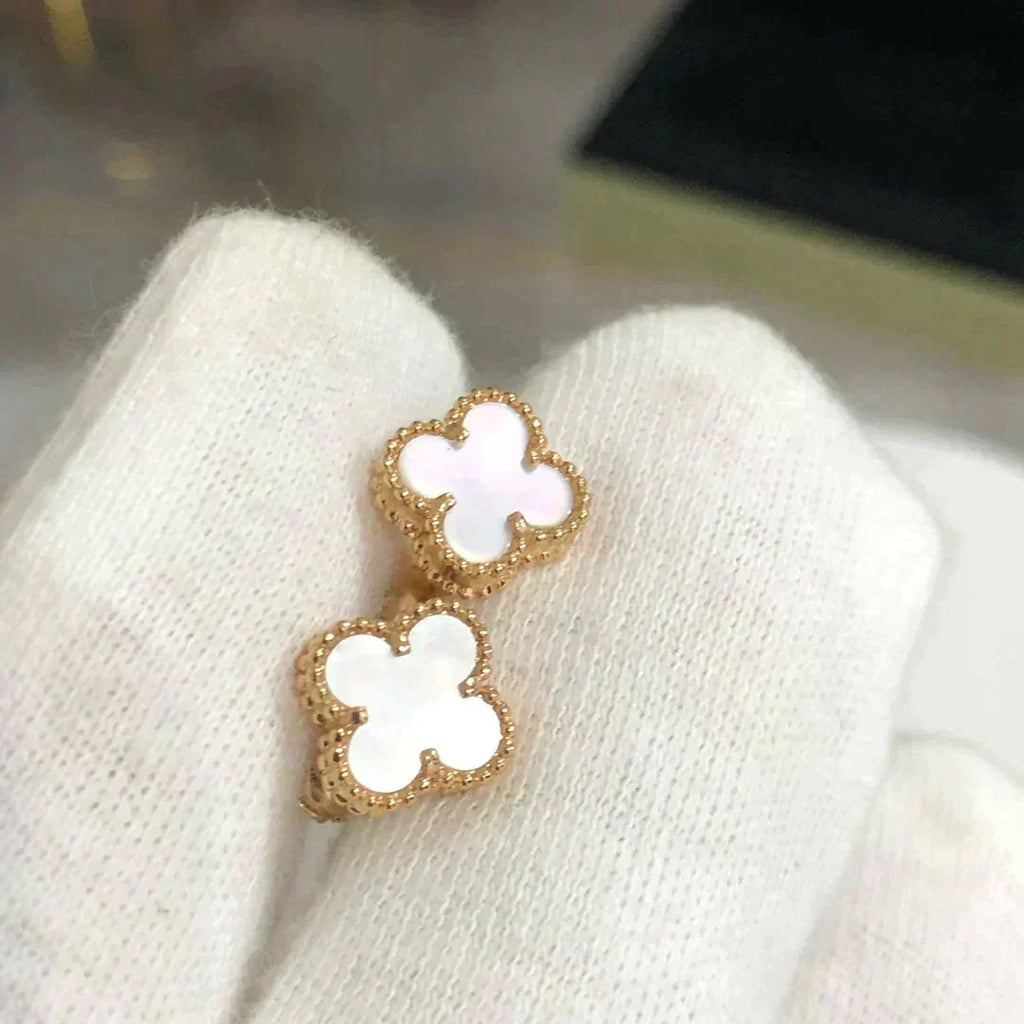 ¡®Lumi¡¯CLOVER MINI 9.5MM WHITE MOP EARRINGS