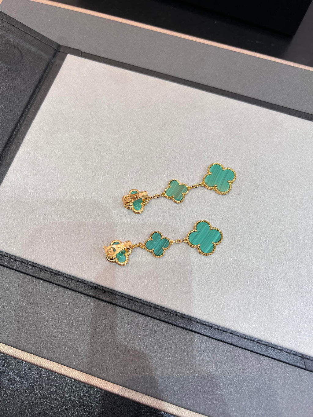 ¡®Lumi¡¯CLOVER MALACHITE 3 MOTIFS GOLD
