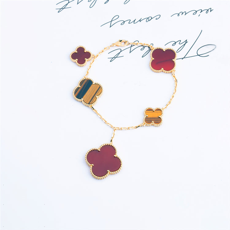 ¡®Lumi¡¯CLOVER BRACELET 5 MOTIFS CARNELIAN TIGER EYE