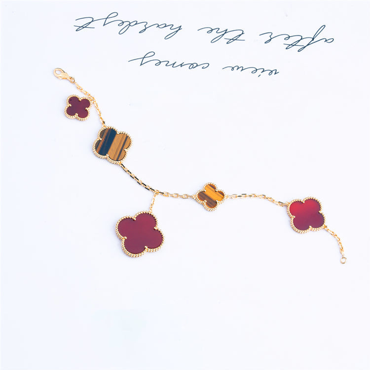 ¡®Lumi¡¯CLOVER BRACELET 5 MOTIFS CARNELIAN TIGER EYE