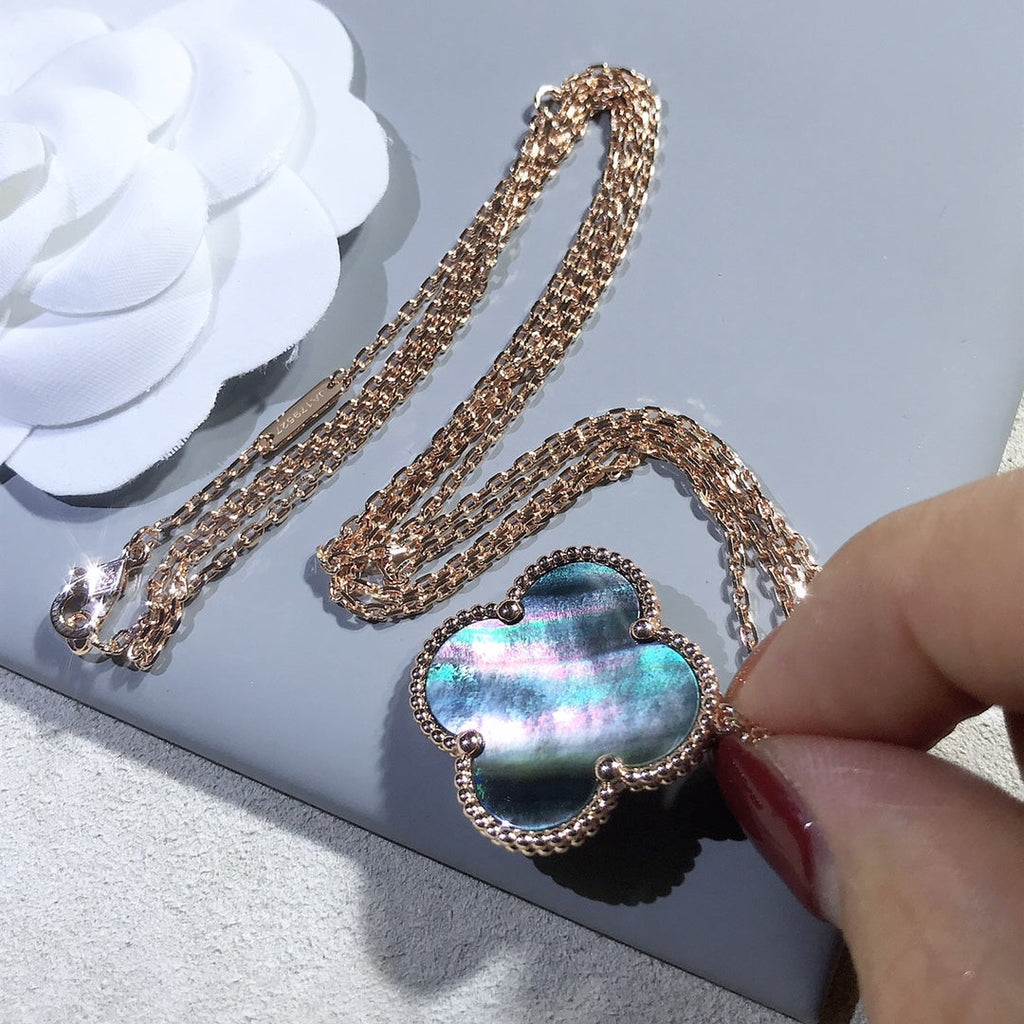 ¡®Lumi¡¯CLOVER 25MM GOLD DARK MOP BIG CLOVER NECKLACE