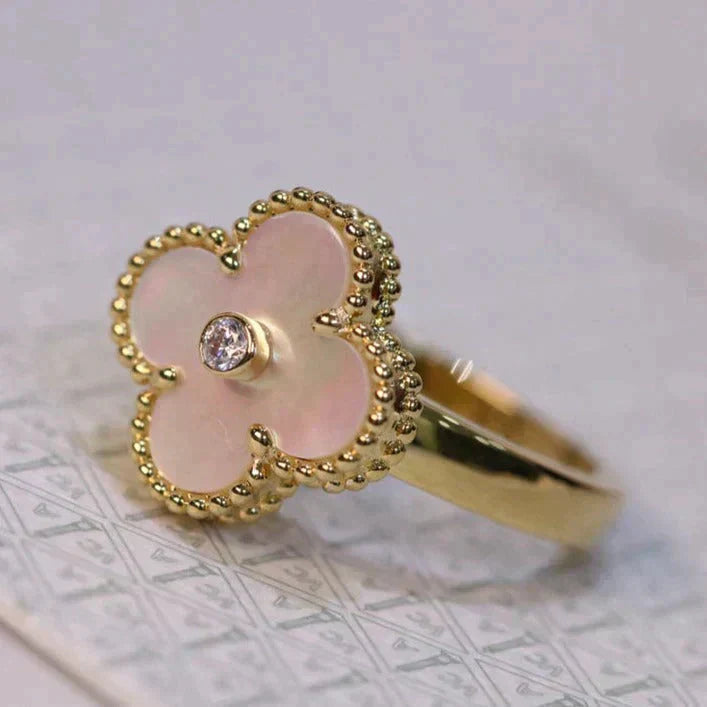 ¡®Lumi¡¯CLOVER PINK MOP RING GOLD DIAMOND