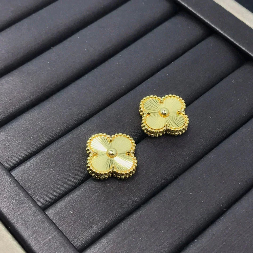 ¡®Lumi¡¯CLOVER MINI 9.5MM LASER EARRINGS