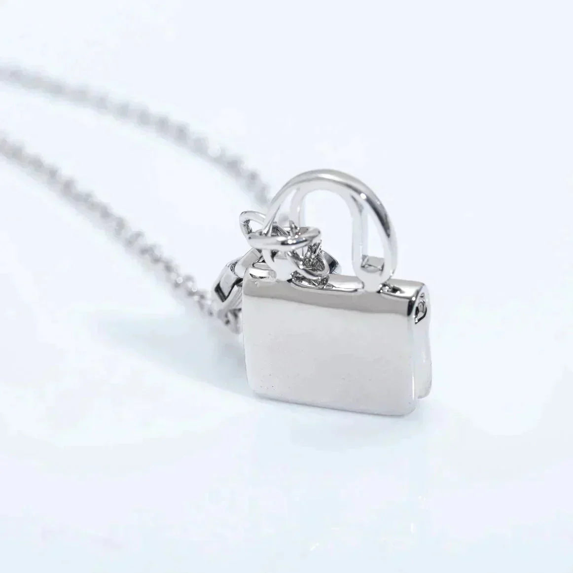 ¡®Lumi¡¯AMULETTE PEDANT SILVER NECKLACE