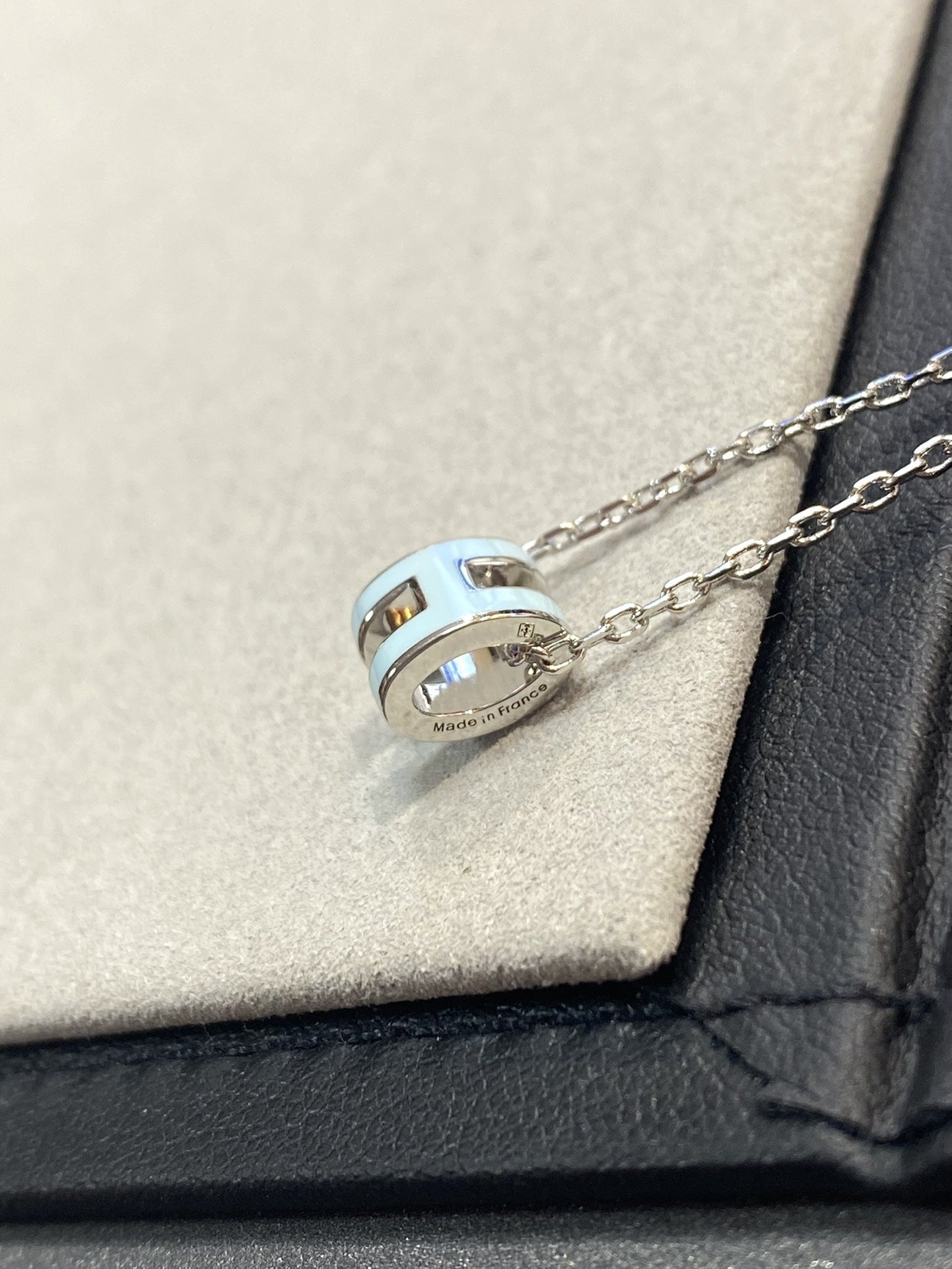 ¡®Lumi¡¯POP H LIGHT BLUE NECKLACE