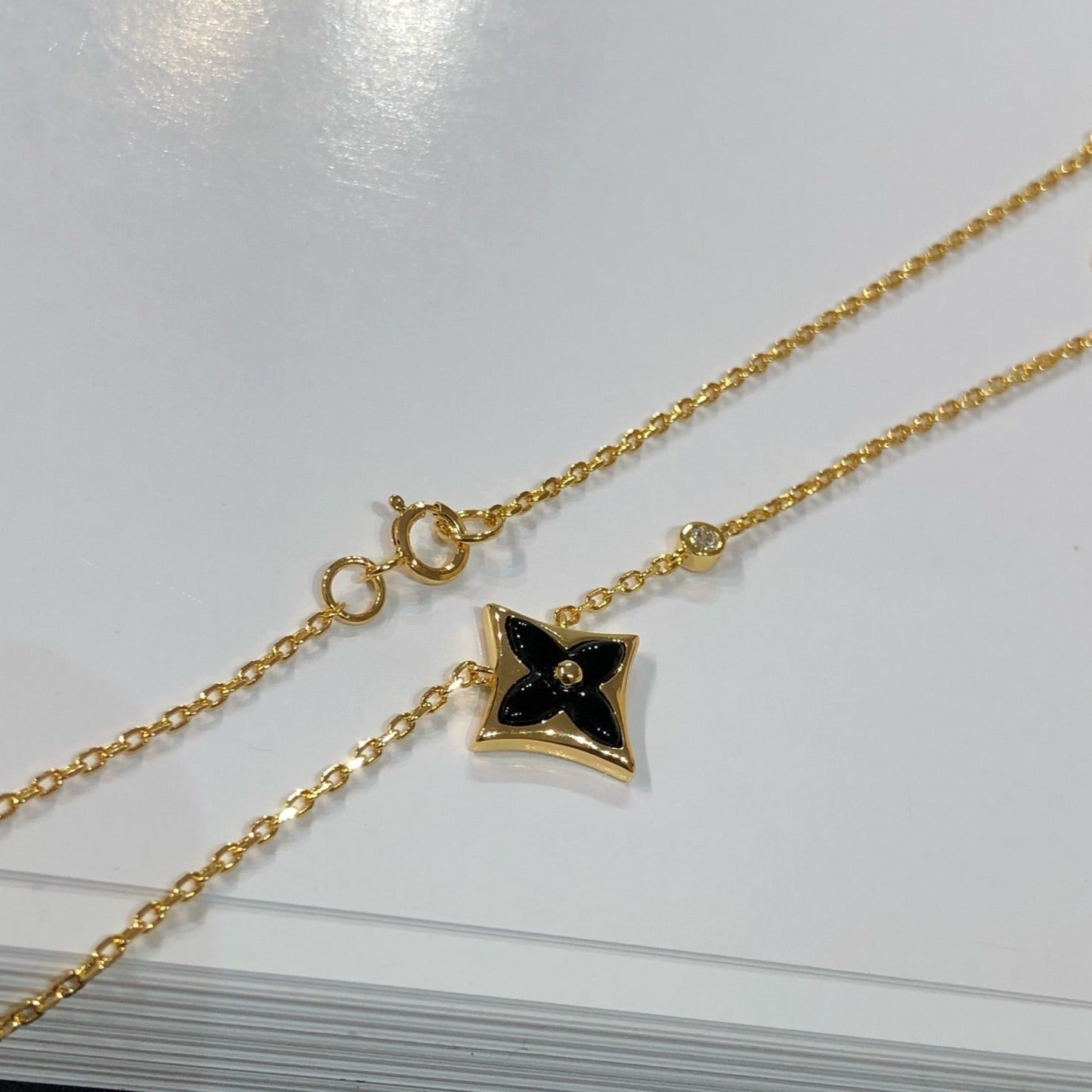 ¡®Lumi¡¯STAR BLACK MOP NECKLACE