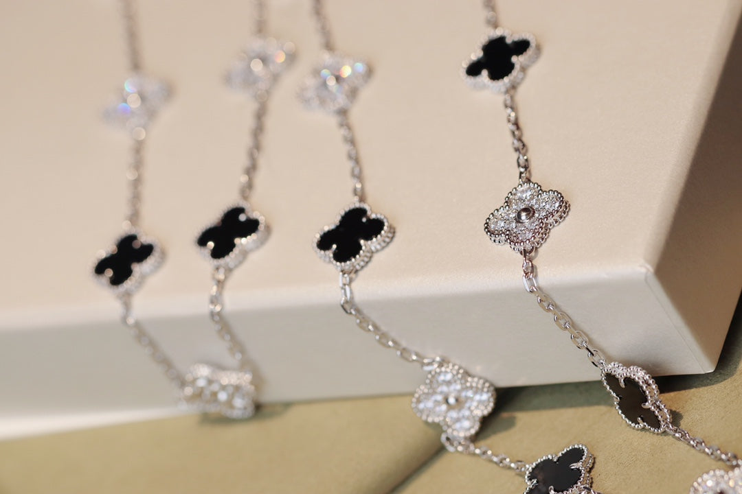 ¡®Lumi¡¯CLOVER 20 MOTIFS ONYX DIAMOND SILVER