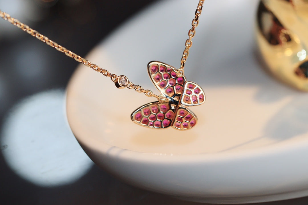 ¡®Lumi¡¯BUTTERFLY RED DIAMOND ROSE GOLD NECKLACE