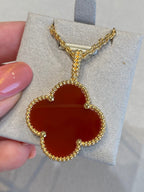 ¡®Lumi¡¯CLOVER 25MM NECKLACE GOLD CARNELIAN