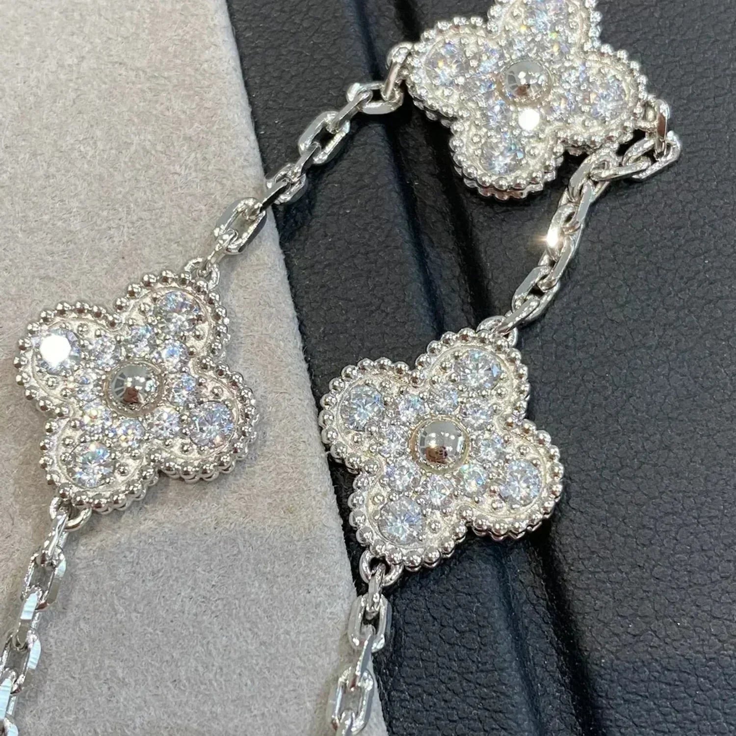 [Lumi jewelry] CLOVER 5 MOTIF FULL DIAMOND BRACELET COLLECTION