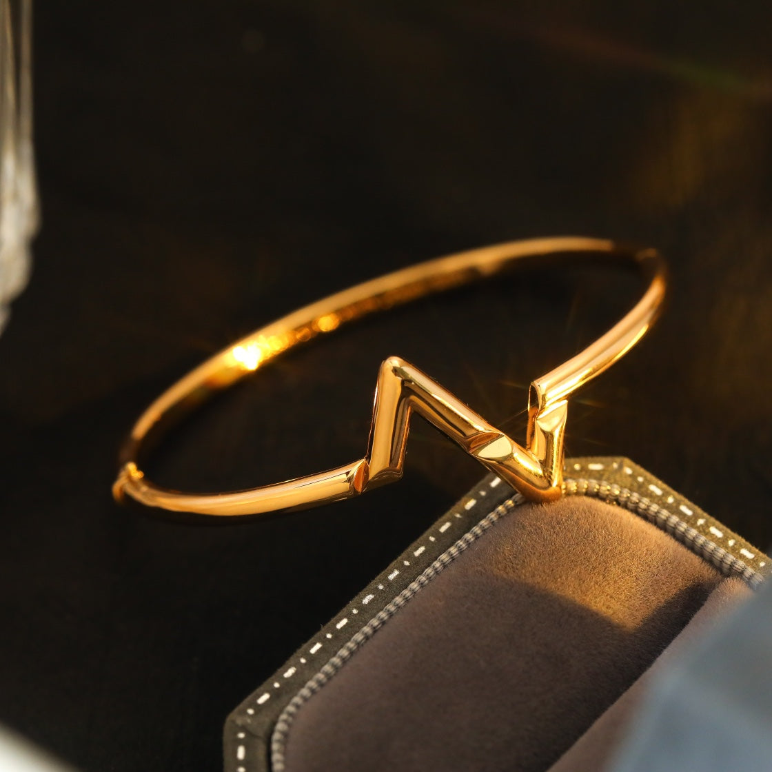 ¡®Lumi¡¯VOLTE UPSITE DOWN BRACELET