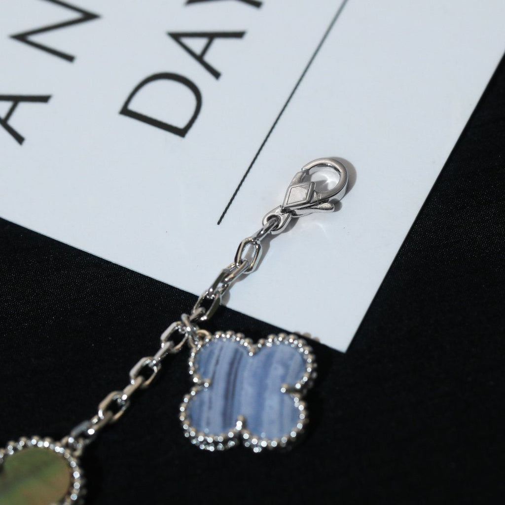 ¡®Lumi¡¯CLOVER BRACELET 5 MOTIFS MOP CHALCEDONY SILVER