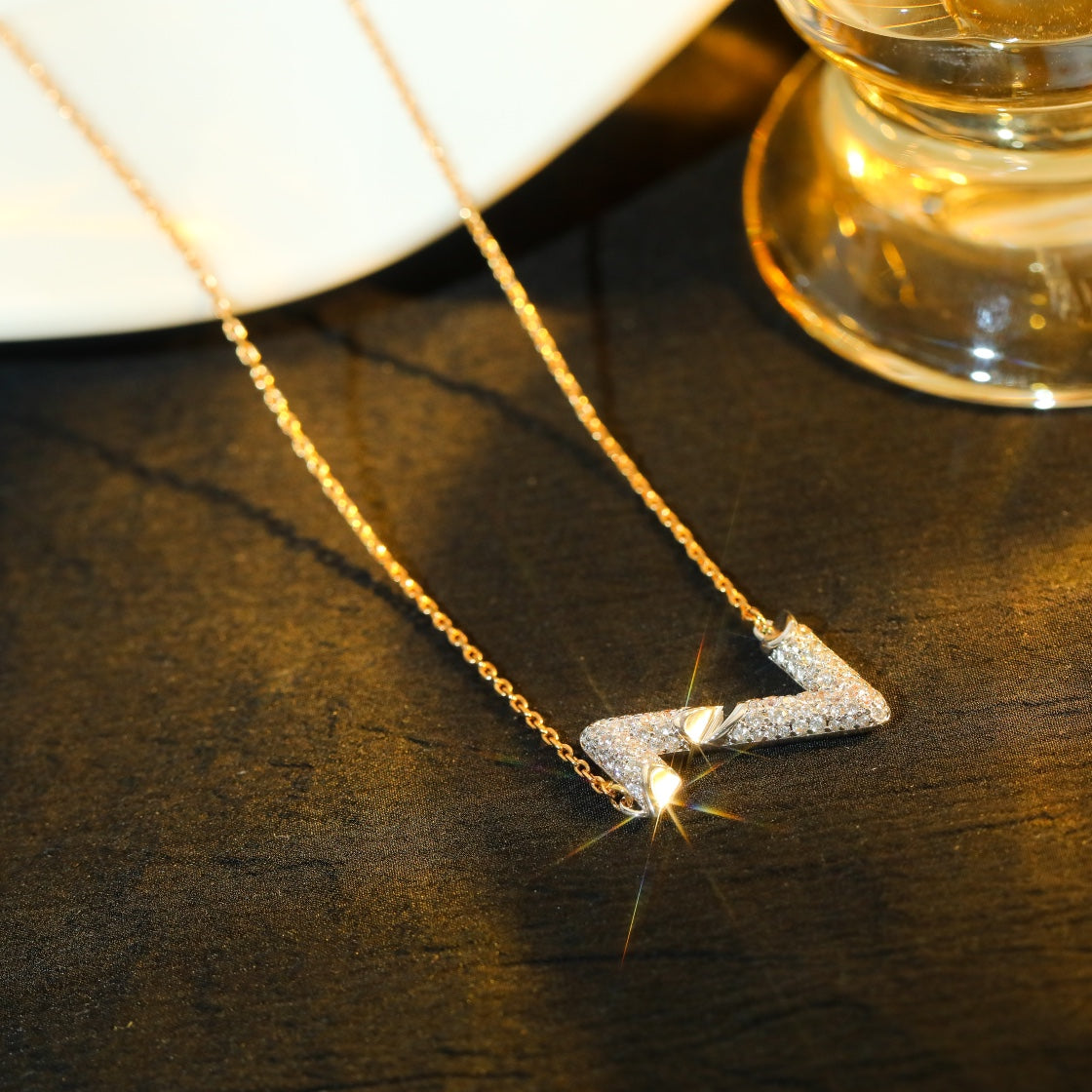 ¡®Lumi¡¯VOLT SILVER DIAMOND PEDANT NECKLACE