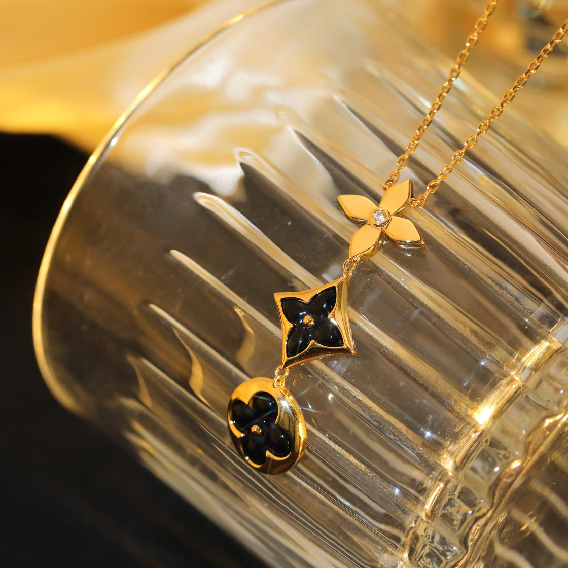 ¡®Lumi¡¯STAR AND SUN ONYX PINK GOLD NECKLACE