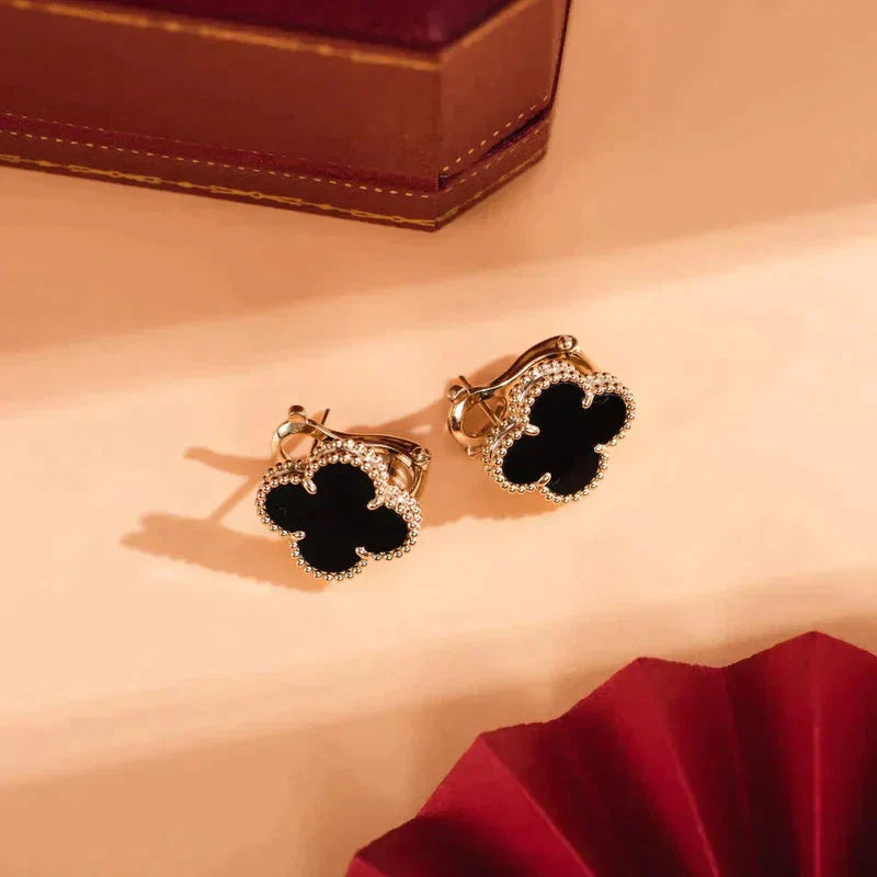 ¡®Lumi¡¯CLOVER MEDIUM 1 MOTIFS  ONYX STUD EARRINGS