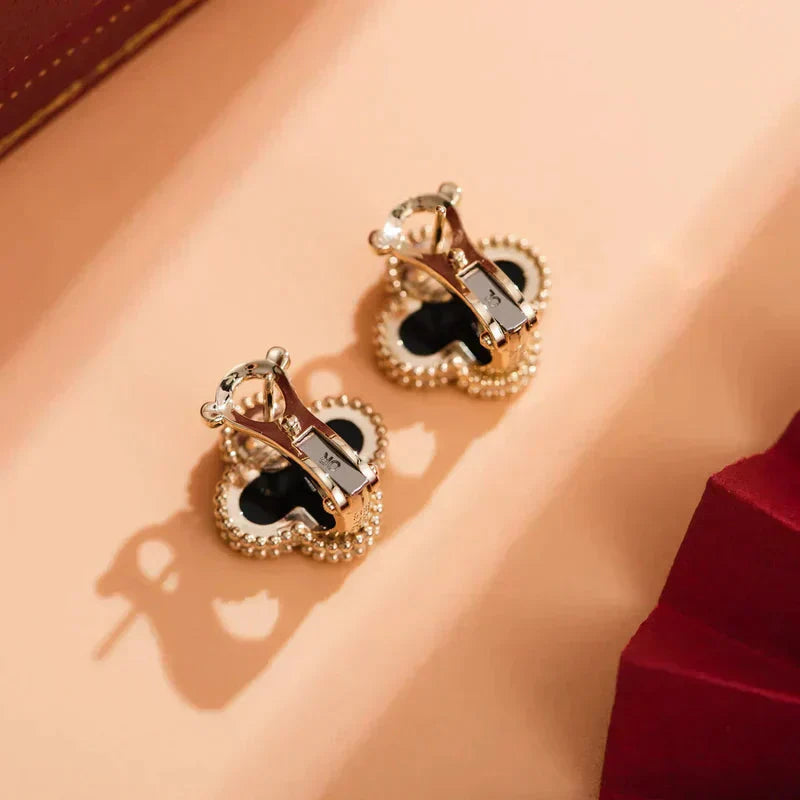 ¡®Lumi¡¯CLOVER MEDIUM 1 MOTIFS  ONYX STUD EARRINGS