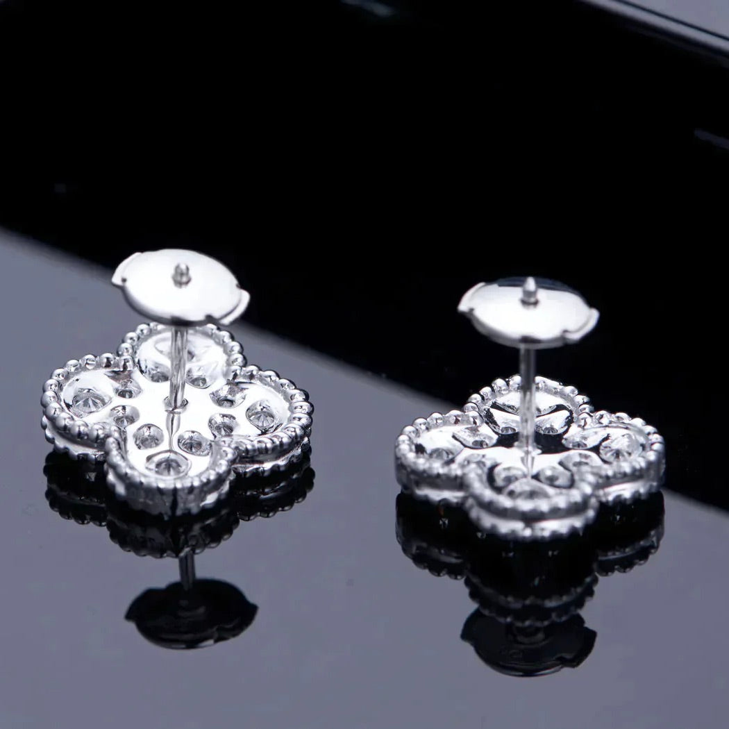 ¡®Lumi¡¯CLOVER 1 MOTIFS DIAMOND STUD EARRINGS SILVER