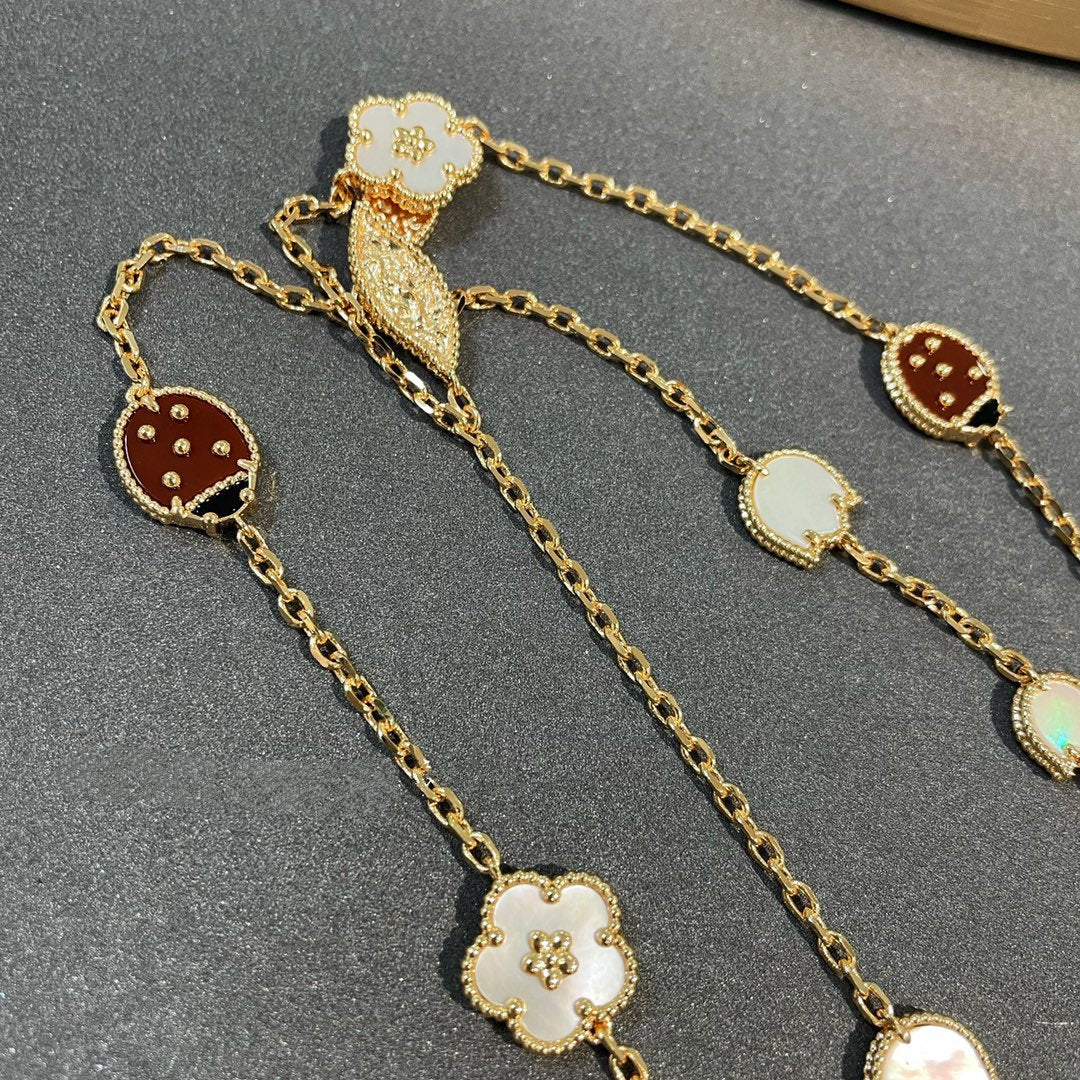 ¡®Lumi¡¯LUCKY SPRING 15 MOTIFS GOLD NECKLACE