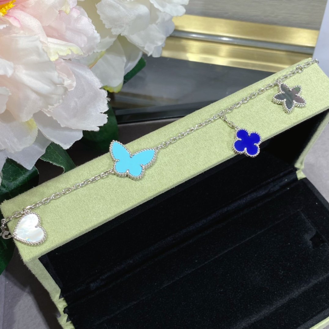 ¡®Lumi¡¯LUCKY SPRING SILVER BRACELET 4 MOTIF