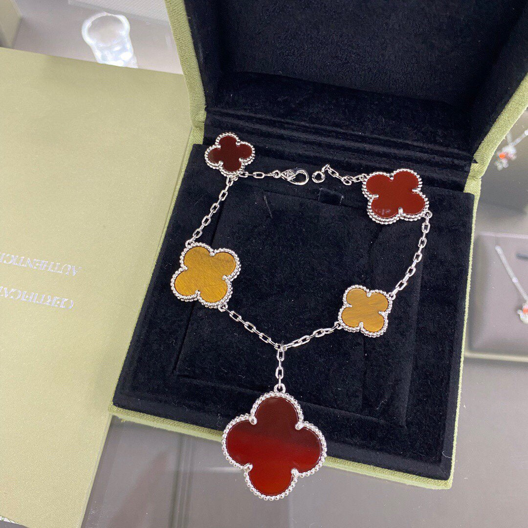¡®Lumi¡¯CLOVER 5 MOTIFS SIVLER CARNELIAN TIGER EYE BRACELET