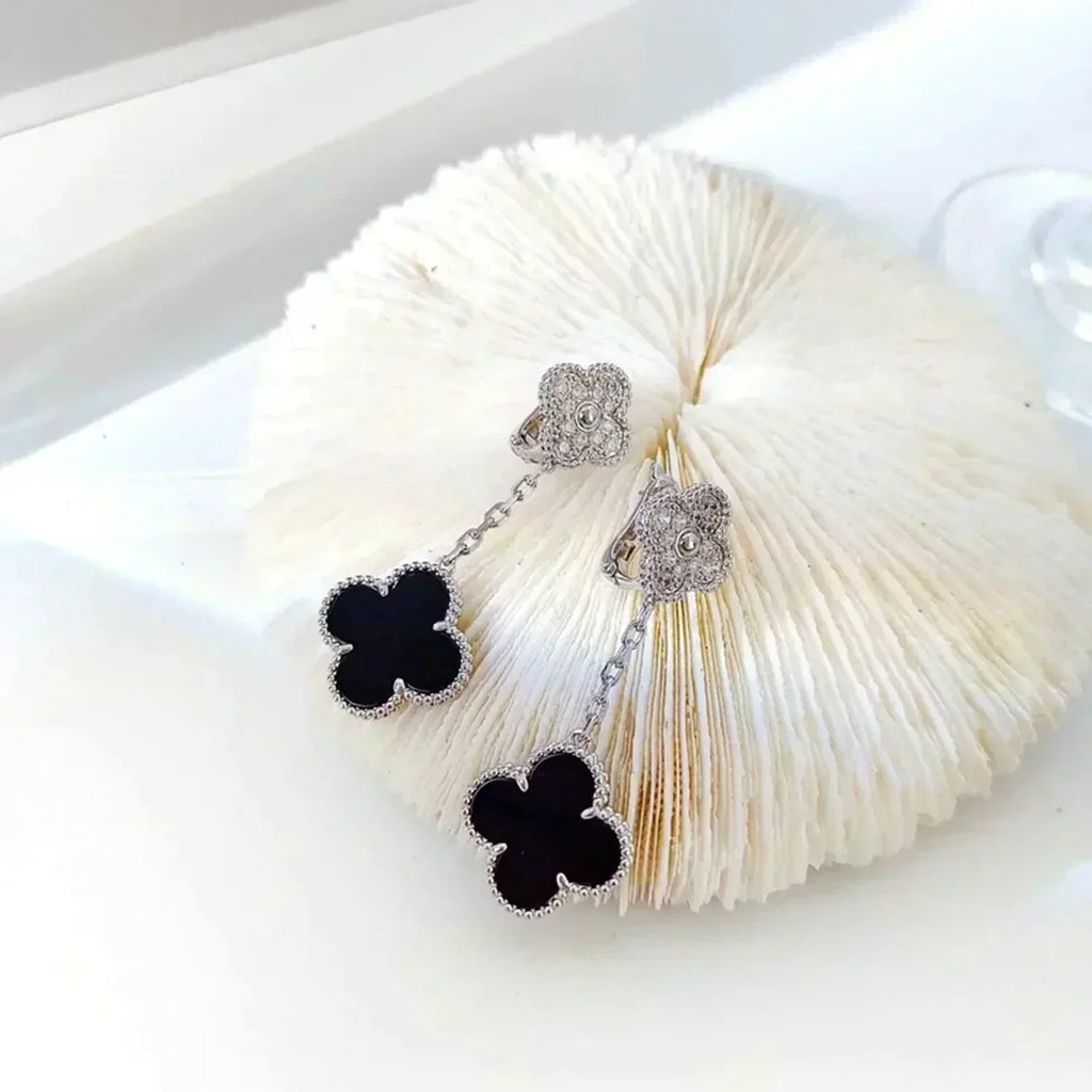 ¡®Lumi¡¯CLOVER 2 MOTIFS  DIAMOND ONYX EARRINGS SILVER