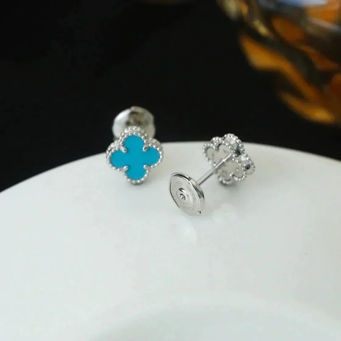 ¡®Lumi¡¯CLOVER MINI 9.5MM ONYX STUD EARRINGS SILVER