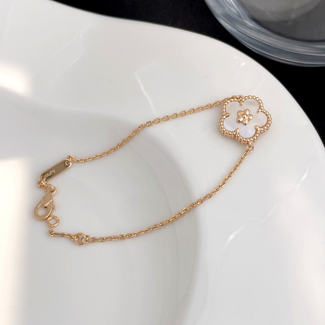 ¡®Lumi¡¯LUCKY SPRING ROSE GOLD MOP BRACELET