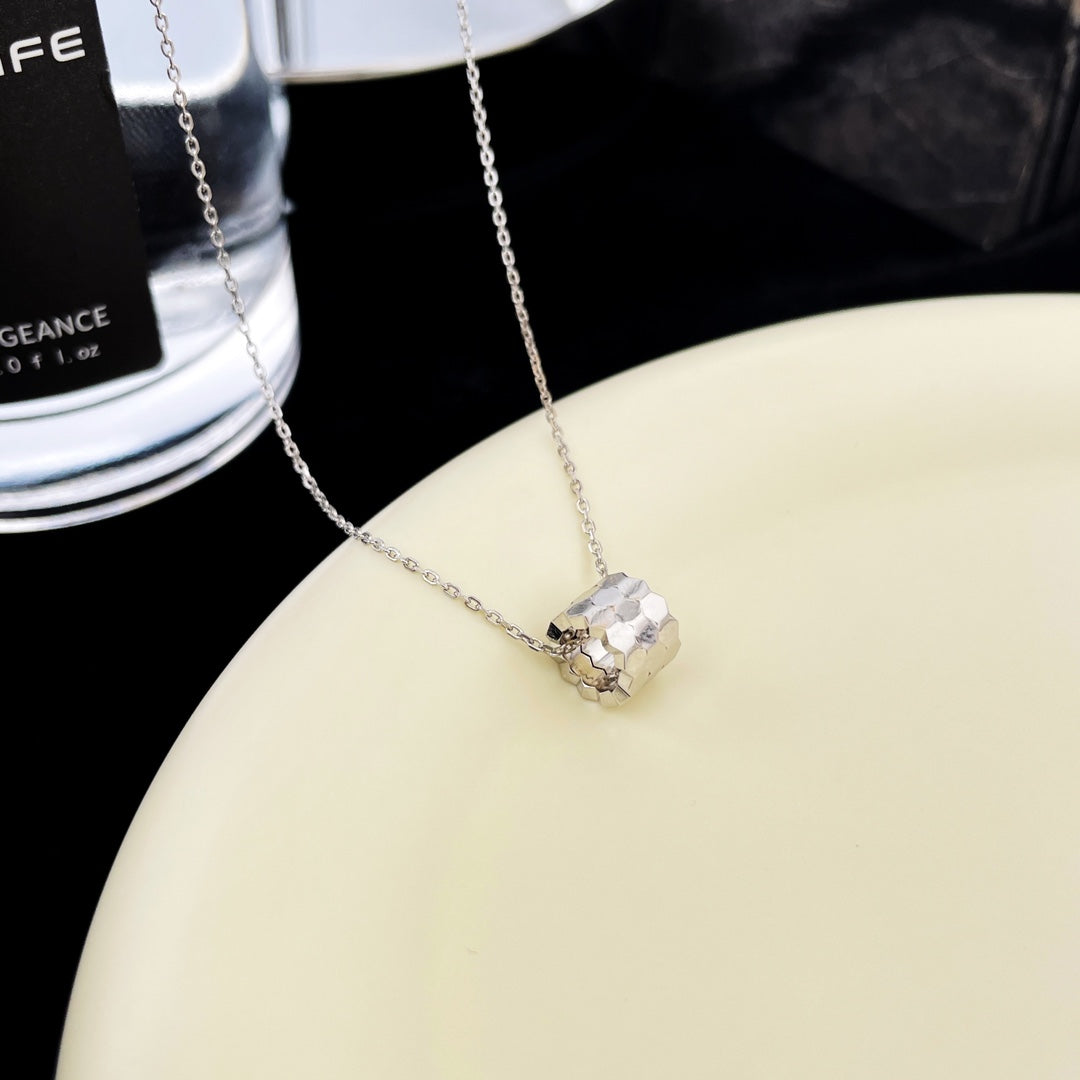 ¡®Lumi¡¯BEE MINI PEDANT DIAMOND NECKLACE