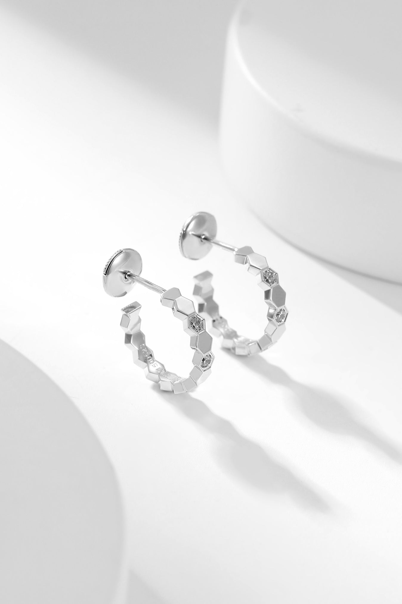 ¡®Lumi¡¯BEE LOVE DIAMOND HOOP EARRINGS