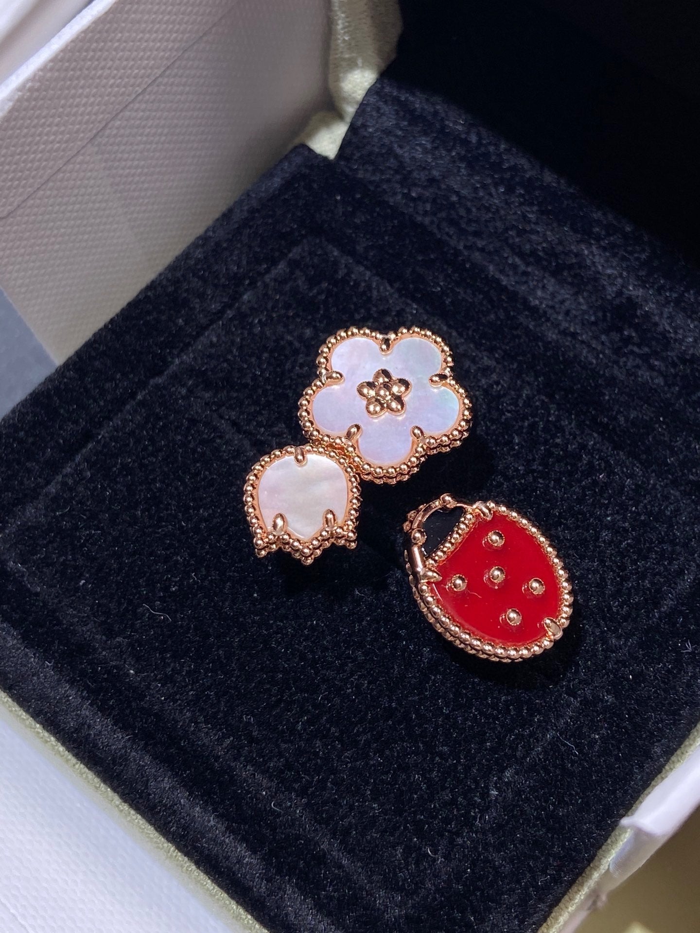 ¡®Lumi¡¯LUCKY 3 MOTIF ROSE GOLD RING