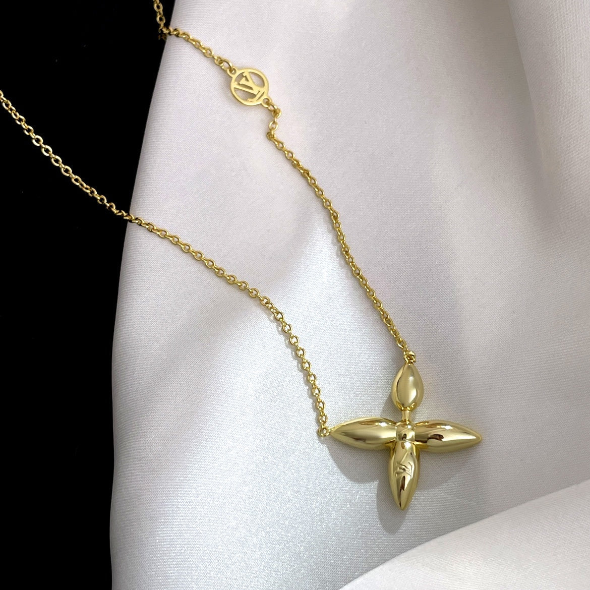 ¡®Lumi¡¯LOUISETTE GOLD NECKLACE