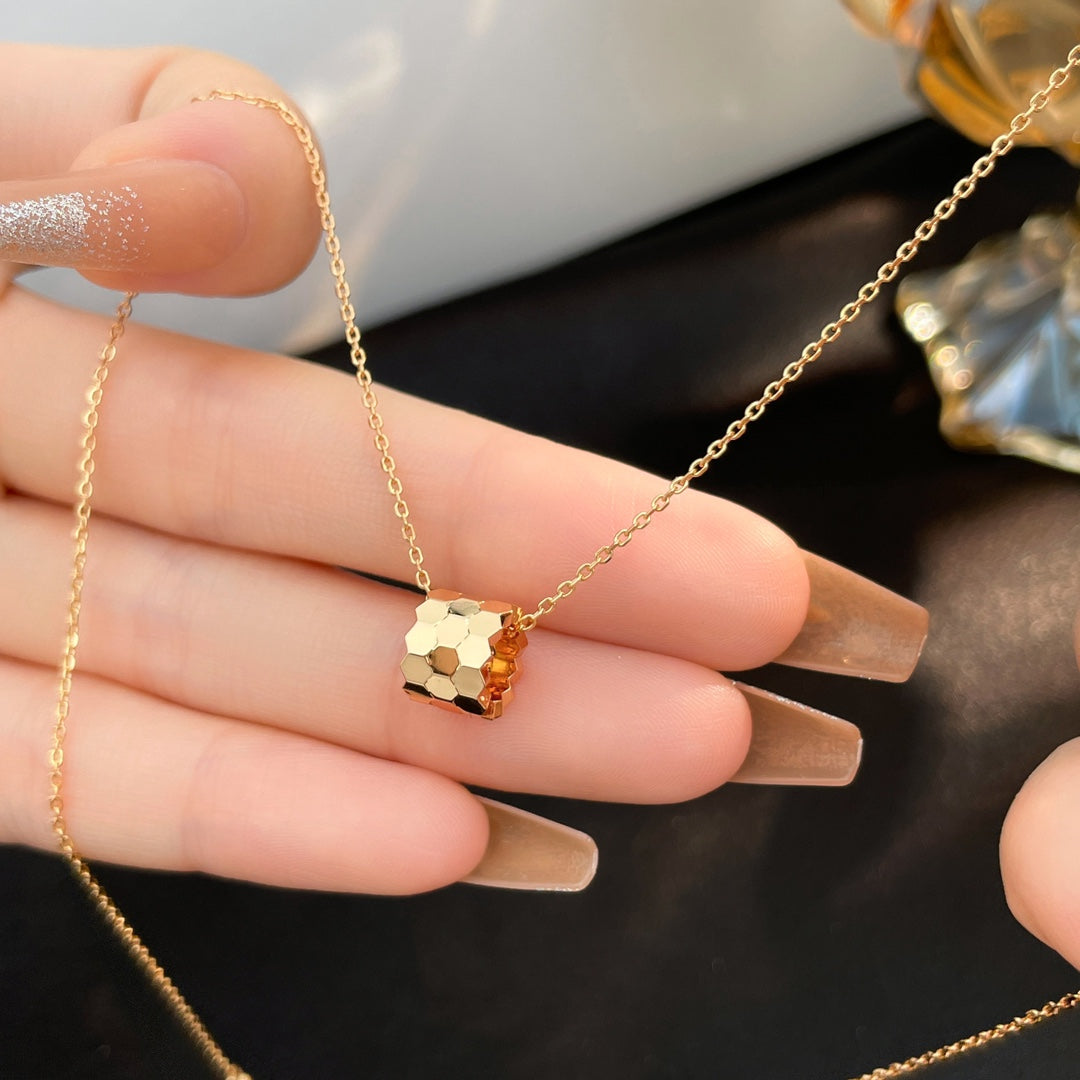 ¡®Lumi¡¯BEE MINI NECKLACE
