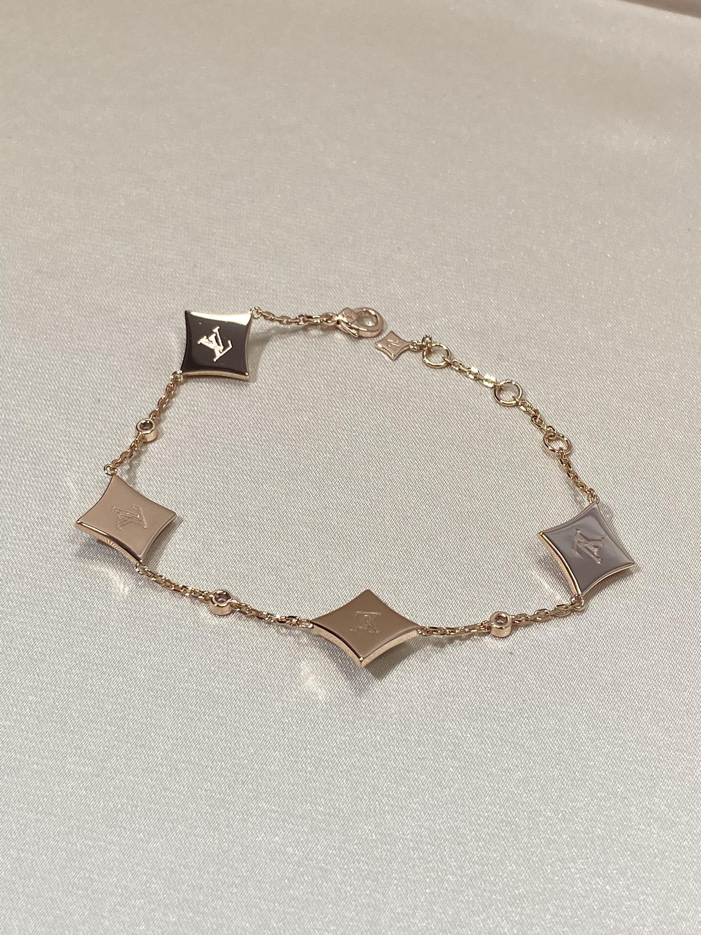 ¡®Lumi¡¯STAR 4 MOTIF MOP DIAMOND PINK GOLD BRACELET