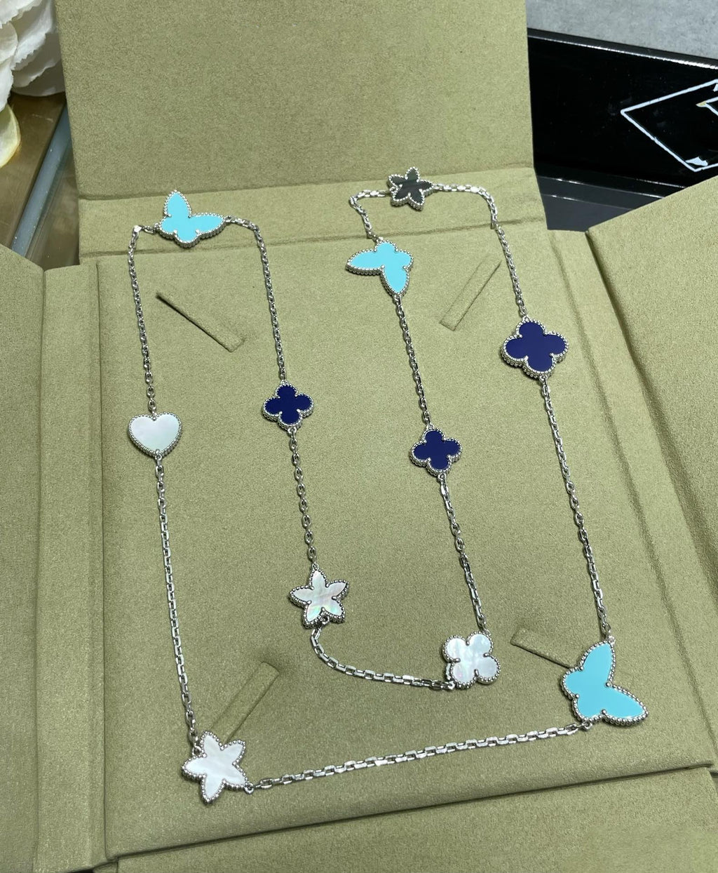 ¡®Lumi¡¯LUCKY CLOVER SILVER 11 MOTIF NECKLACE