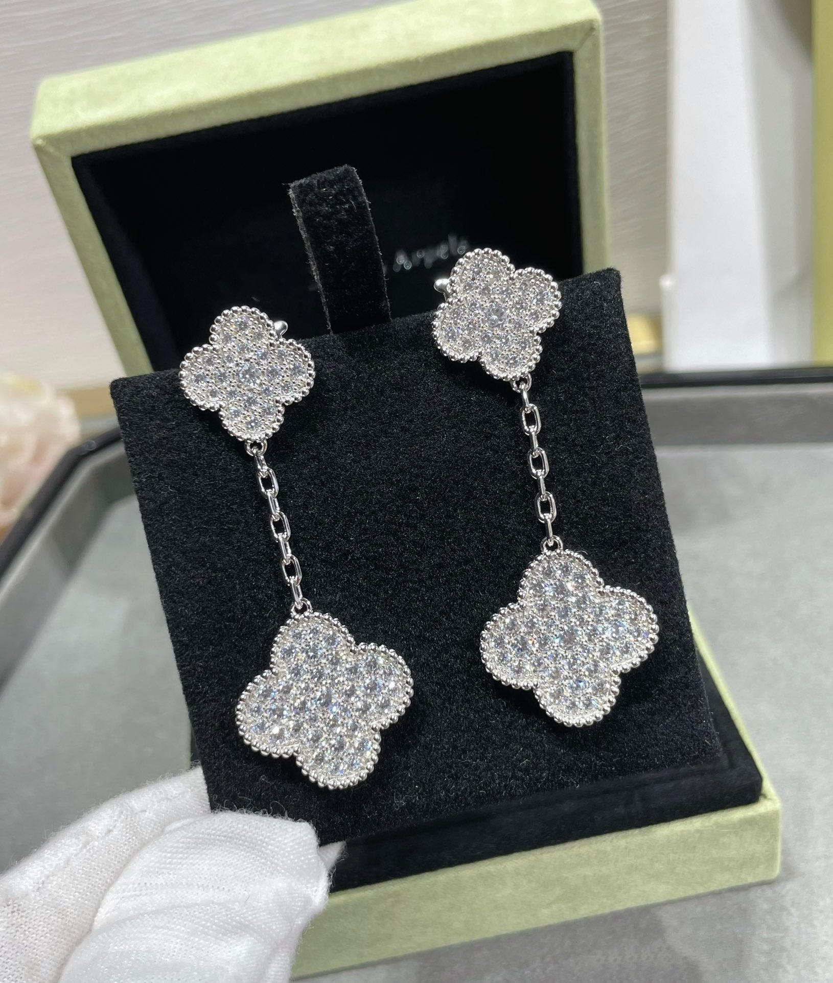 ¡®Lumi¡¯CLOVER 2 MOTIFS DIAMOND PAVED SILVER EARRINGS