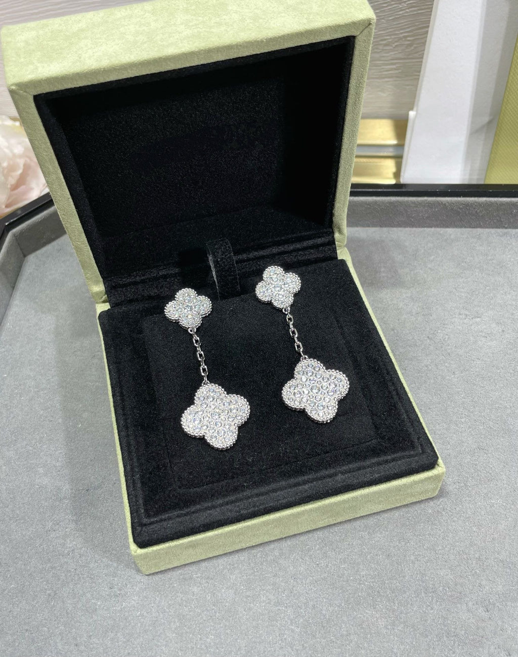 ¡®Lumi¡¯CLOVER 2 MOTIFS DIAMOND PAVED SILVER EARRINGS