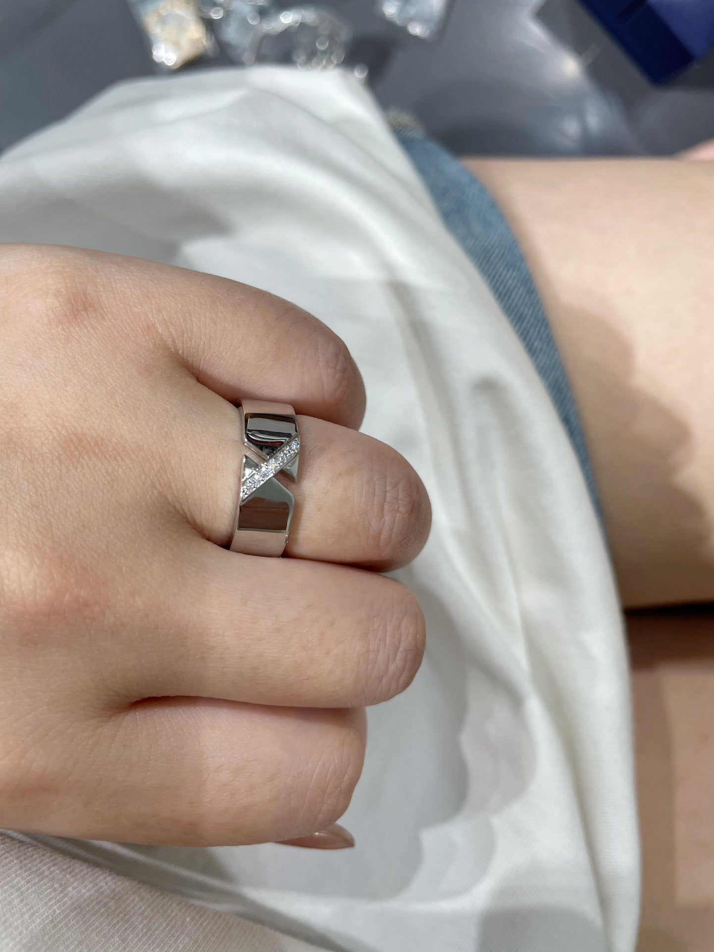 ¡®Lumi¡¯LIENS EVIDENCE DIAOMOND RING