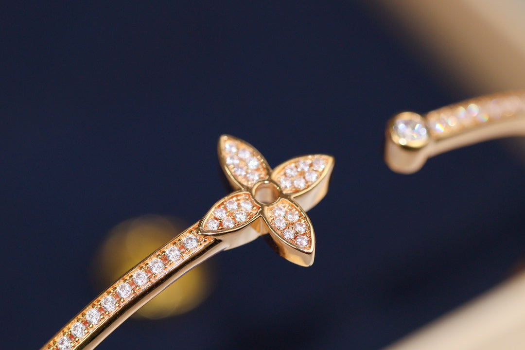 ¡®Lumi¡¯IDYLLE PINK GOLD OPEN BRACELET DIAMOND PAVED