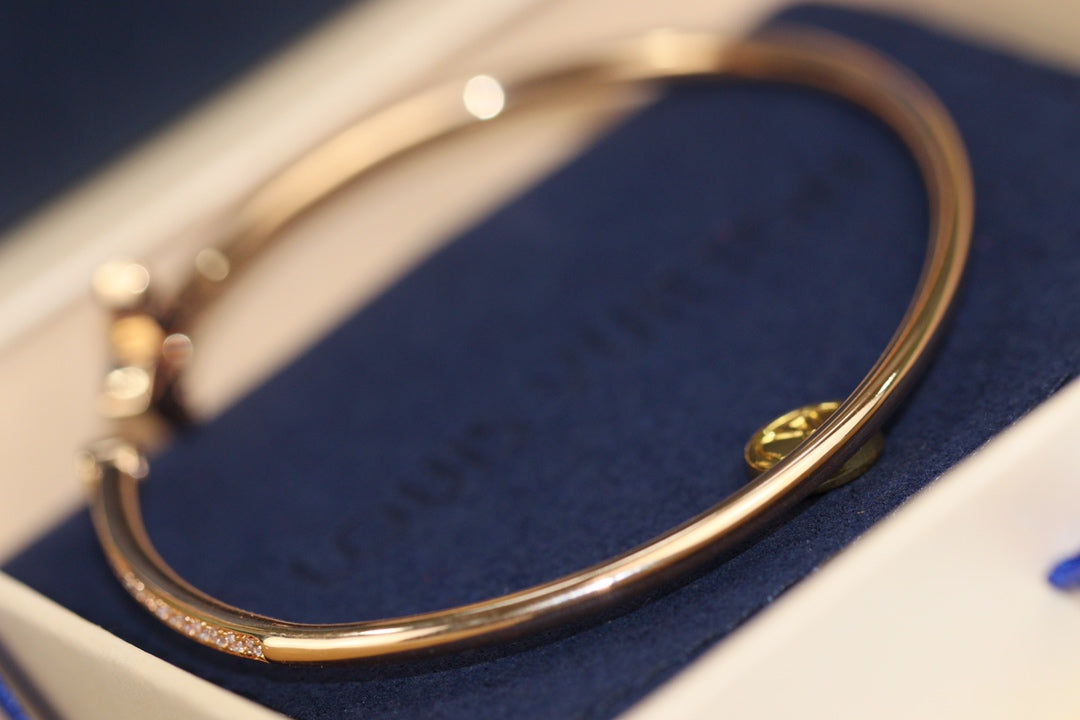 ¡®Lumi¡¯IDYLLE PINK GOLD OPEN BRACELET DIAMOND PAVED