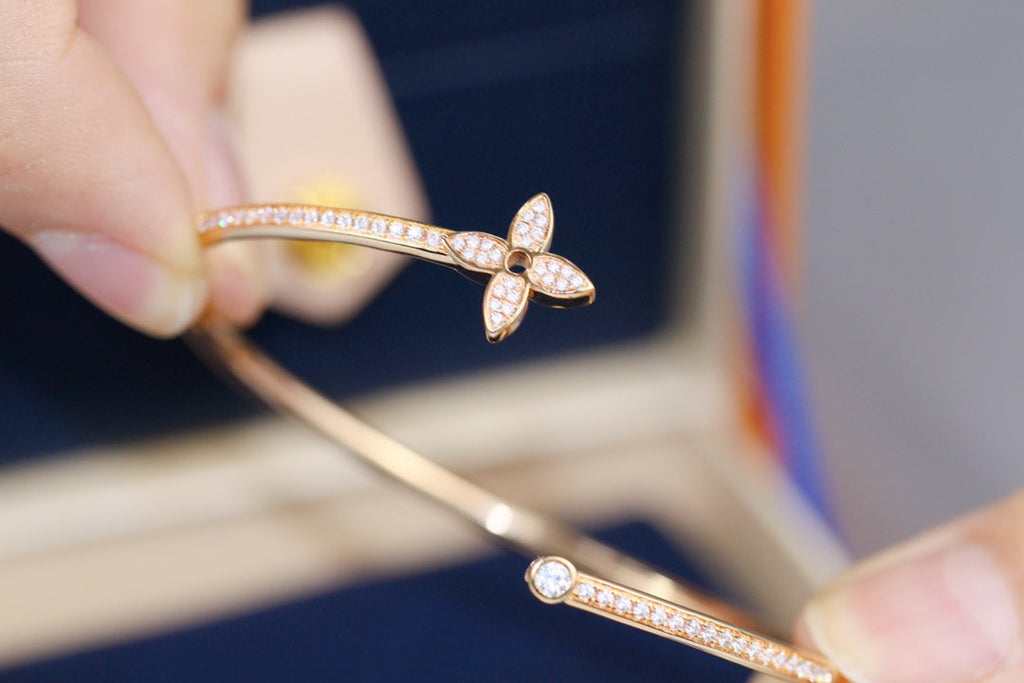 ¡®Lumi¡¯IDYLLE PINK GOLD OPEN BRACELET DIAMOND PAVED