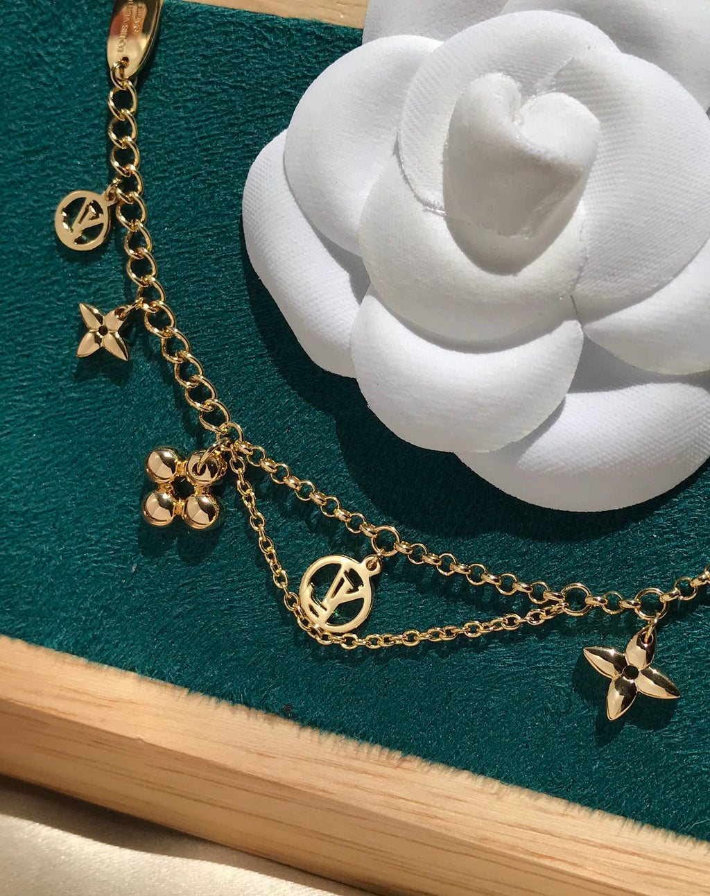 ¡®Lumi¡¯BLOOMING PINK GOLD MOP BRACELET
