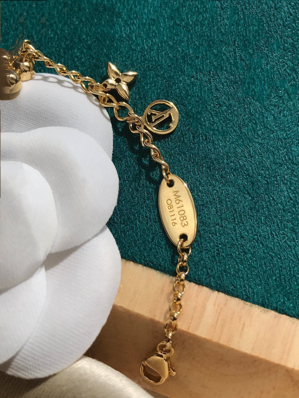 ¡®Lumi¡¯BLOOMING PINK GOLD MOP BRACELET