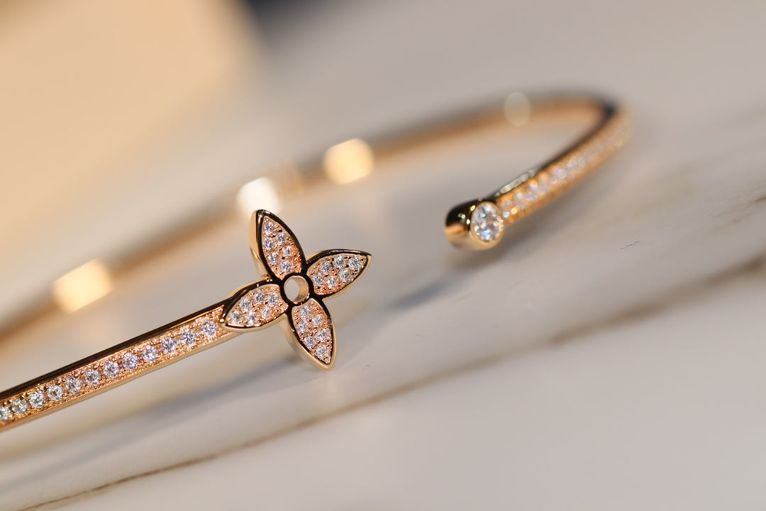 ¡®Lumi¡¯IDYLLE GOLD OPEN BRACELET DIAMOND PAVED