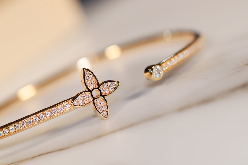 ¡®Lumi¡¯IDYLLE GOLD OPEN BRACELET DIAMOND PAVED