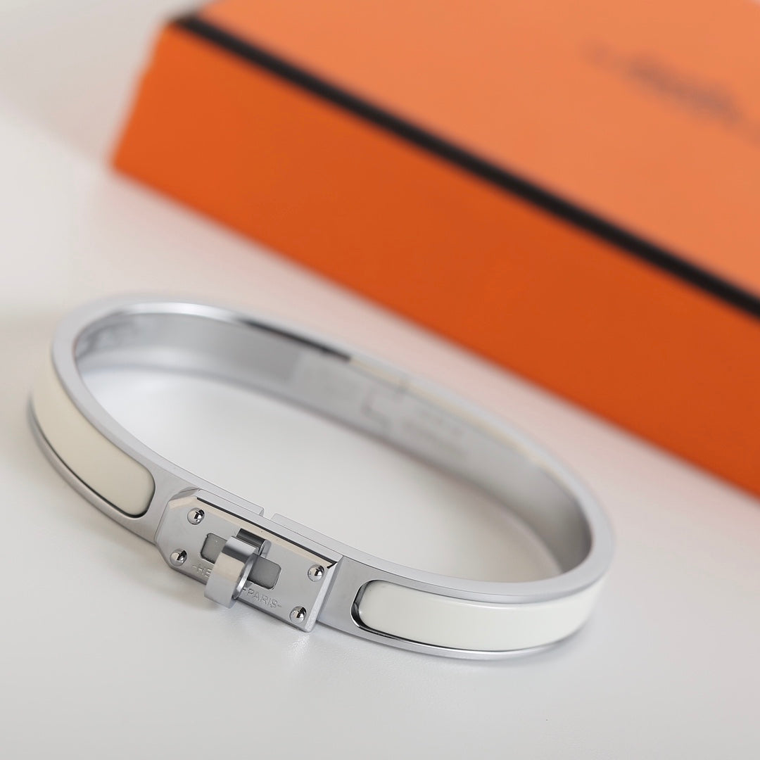¡®Lumi¡¯HM KELLY WHITE BRACELET