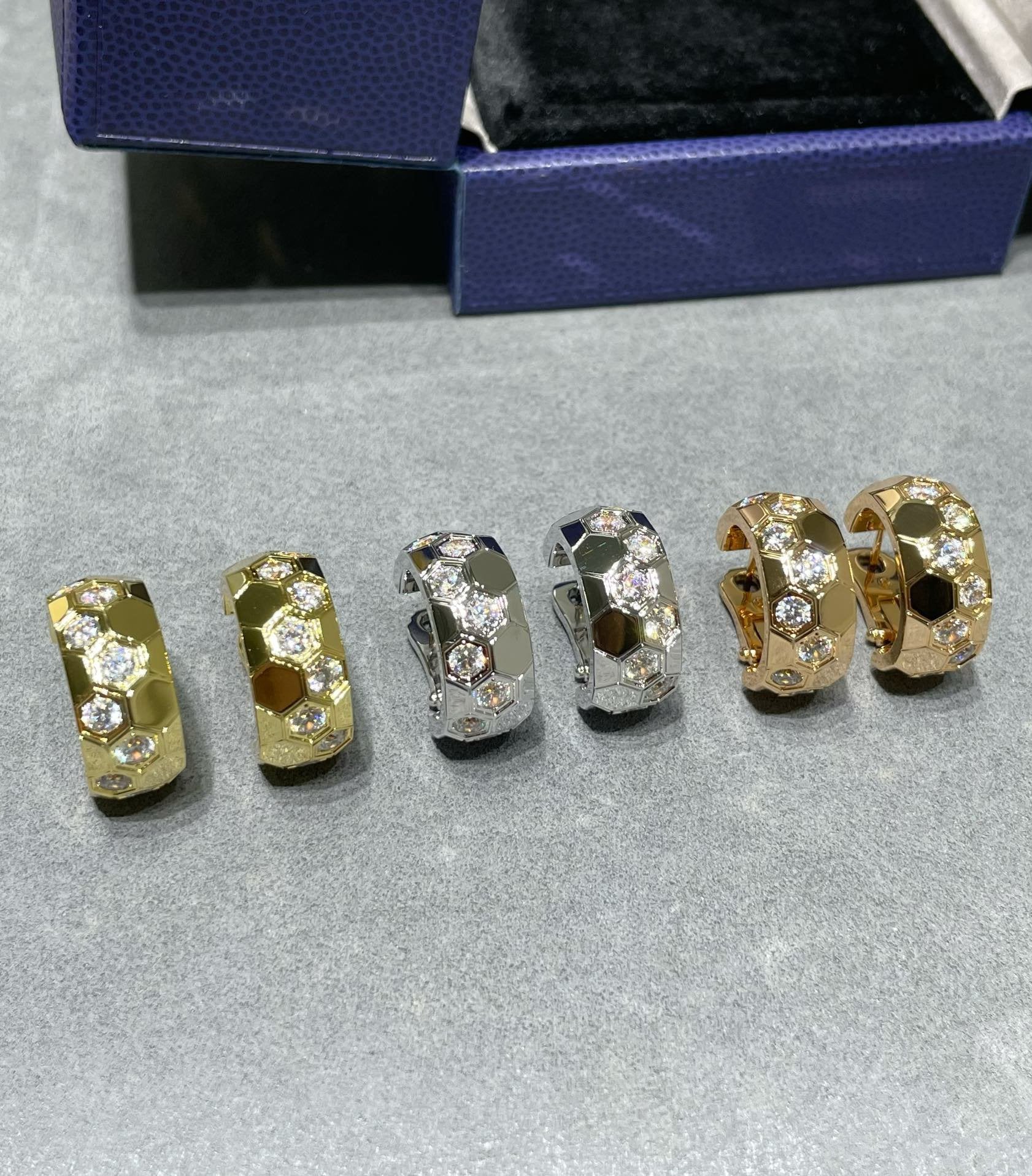 ¡®Lumi¡¯BEE LOVE DIAMOND HOOP EARRINGS